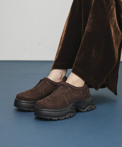 ＊＊KBF / ケービーエフ スニーカー | ステッチデザインスリッポン（BROWN）