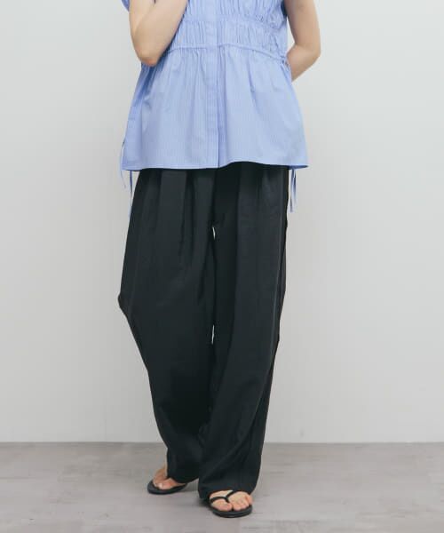 kbf+ ポケットタックパンツ 新品 KBF（ケイビーエフ）の「デザインポケットタックショートパンツ