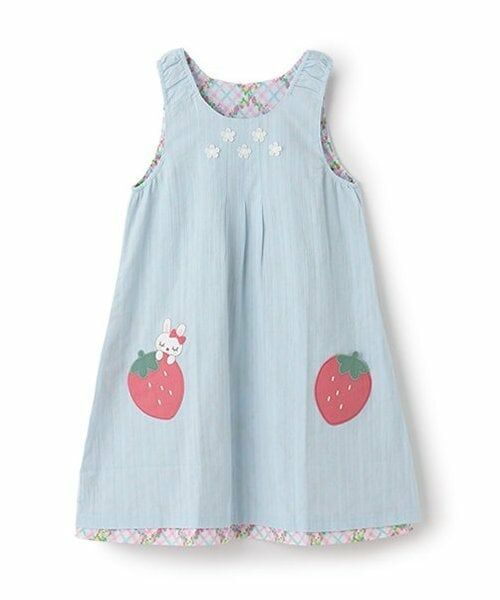 KP / ケーピー ミニ丈・ひざ丈ワンピース | いちご柄リバーシブルジャンパースカート（140cm)（サックス）
