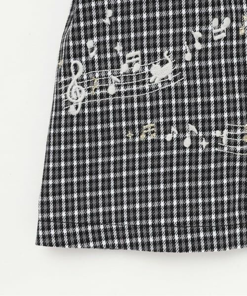 KP / ケーピー ミニ丈・ひざ丈ワンピース | 音符刺シュウ チェックジャンパースカート | 詳細6
