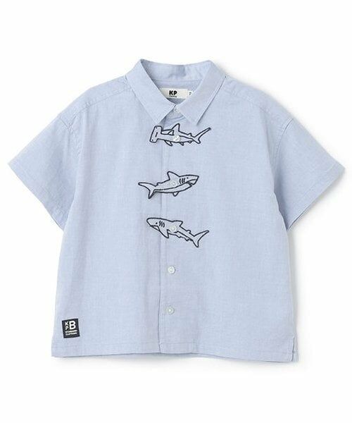 KP / ケーピー シャツ・ブラウス | シャークワッペン シャンブレー 半袖シャツ（ブルー）