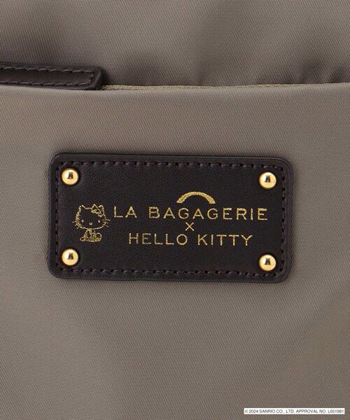 LA BAGAGERIE / ラ バガジェリー ショルダーバッグ | 【LA BAGAGERIE×HELLO KITTY】リボンチャーム付き　スクエアポシェット | 詳細12