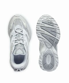 ラメ入りグレー スニーカー ネイビーとレッドストライプ Denim & leather clover embroidery lace-up sneakers 男女兼用