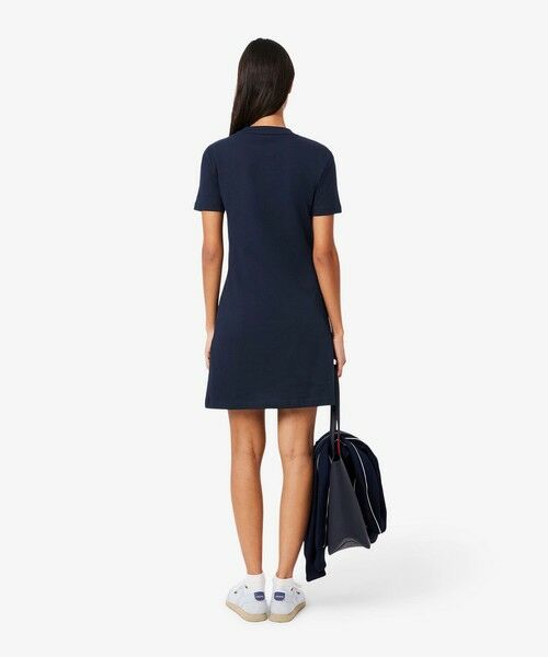 ★LACOSTE★スポーツ ストレッチ Vネック プリーツ ドレス セール】 サイドスリット スキッパーネック ドレープポロシャツ