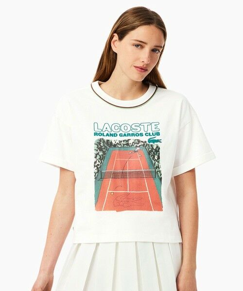 LACOSTE / ラコステ Tシャツ | クロップド丈 ローラン・ギャロスコラボ グラフィックプリント 半袖Tシャツ(ホワイト)