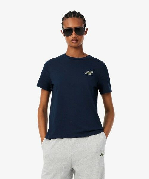 LACOSTE / ラコステ Tシャツ | スクリプトロゴネームパッチエッセンシャルTシャツ（ネイビー）