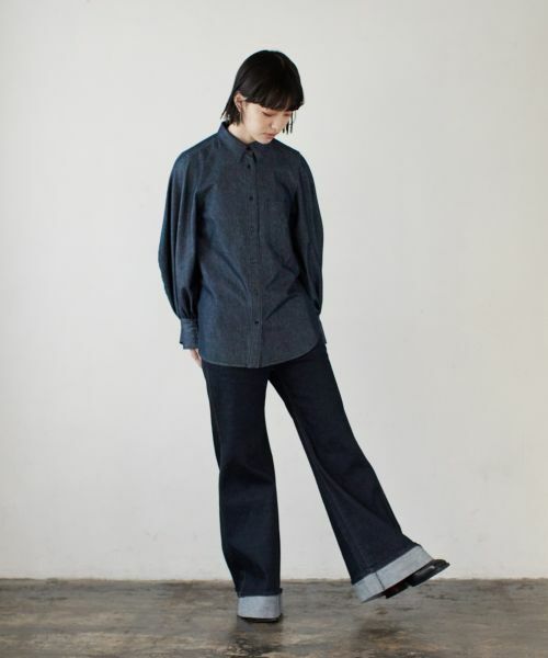 LANVIN en Bleu / ランバン オン ブルー その他パンツ | ロールアップフレアデニムパンツ | 詳細11