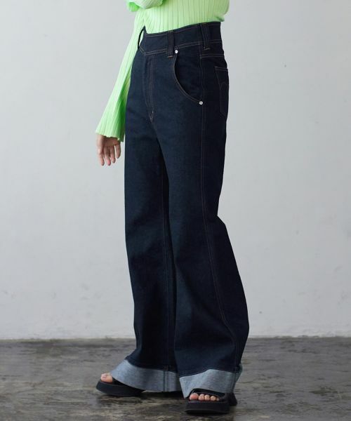 LANVIN en Bleu / ランバン オン ブルー その他パンツ | ロールアップフレアデニムパンツ | 詳細2