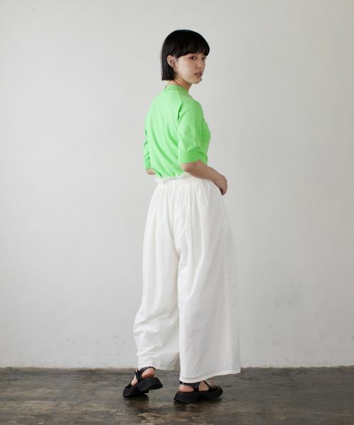 LANVIN en Bleu / ランバン オン ブルー その他パンツ | 速乾ナイロンピンタッククロップドパンツ | 詳細13