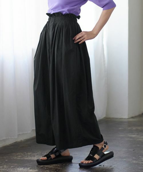 LANVIN en Bleu / ランバン オン ブルー その他パンツ | 速乾ナイロンピンタッククロップドパンツ | 詳細16