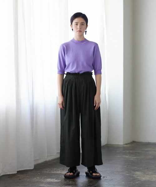 LANVIN en Bleu / ランバン オン ブルー その他パンツ | 速乾ナイロンピンタッククロップドパンツ | 詳細24