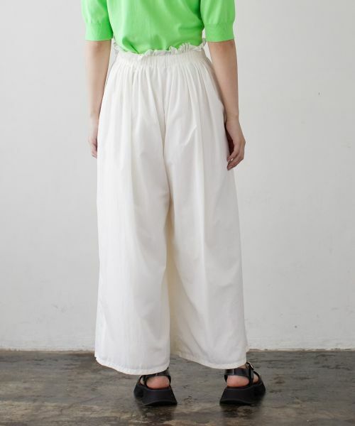 LANVIN en Bleu / ランバン オン ブルー その他パンツ | 速乾ナイロンピンタッククロップドパンツ | 詳細9