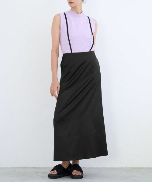 LANVIN en Bleu / ランバン オン ブルー ロング・マキシ丈スカート | エンボスサテンミニマルフレアスカート | 詳細1