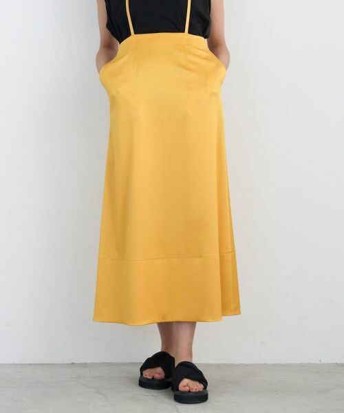 LANVIN en Bleu / ランバン オン ブルー ロング・マキシ丈スカート | エンボスサテンミニマルフレアスカート | 詳細5