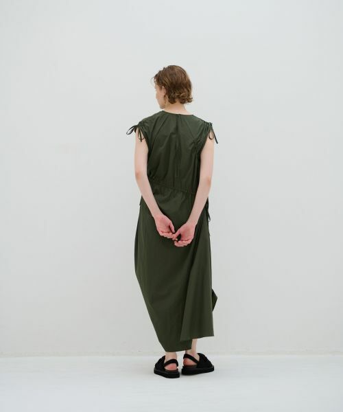 LANVIN en Bleu / ランバン オン ブルー ドレス | 【sweet 6月号掲載】速乾ナイロンドロストワンピース | 詳細9