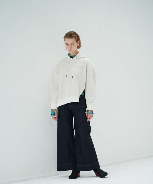 LANVIN en Bleu / ランバン オン ブルー Tシャツ | バックオープンフーディー | 詳細2