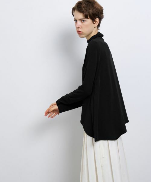 LANVIN en Bleu / ランバン オン ブルー Tシャツ | アシンメカーブヘムカットソー | 詳細19