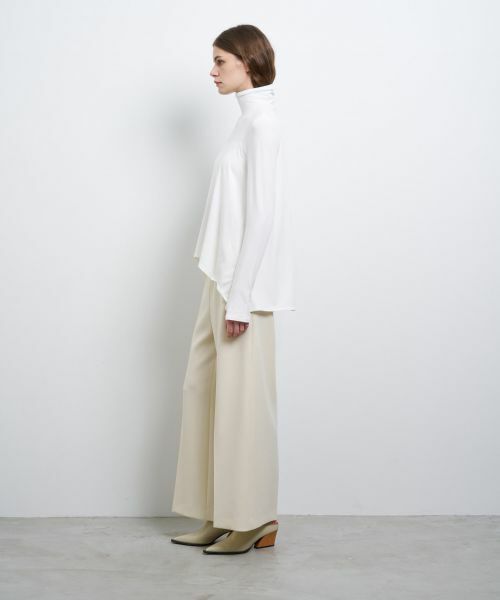 LANVIN en Bleu / ランバン オン ブルー Tシャツ | アシンメカーブヘムカットソー | 詳細2