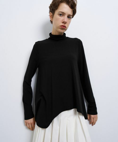 LANVIN en Bleu / ランバン オン ブルー Tシャツ | アシンメカーブヘムカットソー | 詳細21