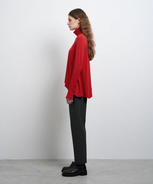 LANVIN en Bleu / ランバン オン ブルー Tシャツ | アシンメカーブヘムカットソー | 詳細9