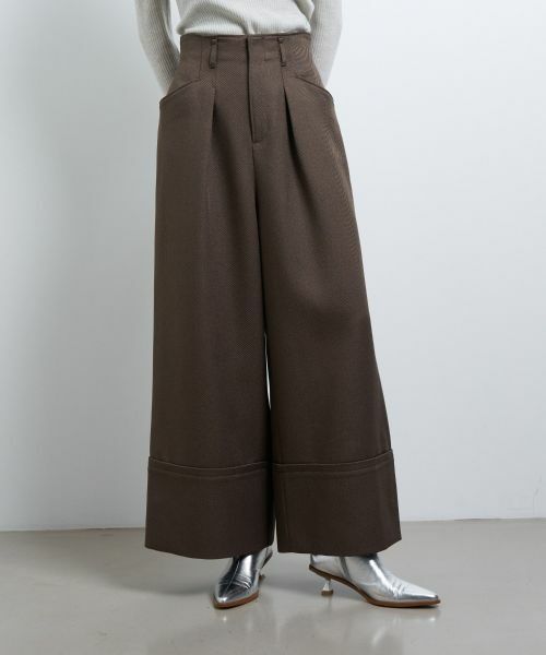 LANVIN en Bleu / ランバン オン ブルー その他パンツ | バルキーカルゼマッキンパンツ(ブラウン)