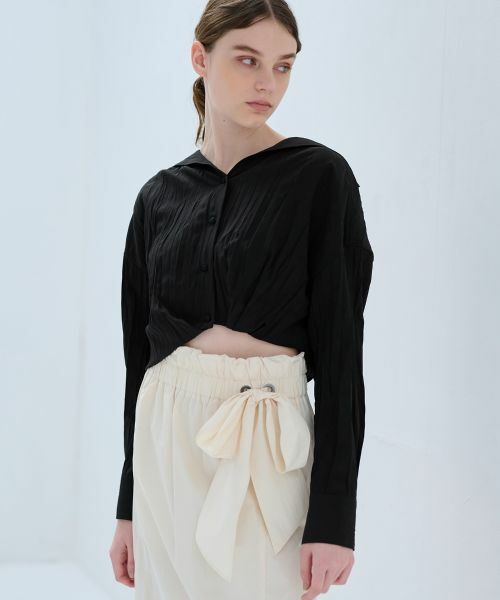 LANVIN en Bleu / ランバン オン ブルー シャツ・ブラウス | ワッシャープリーツアシンメショートセーラーシャツ | 詳細1