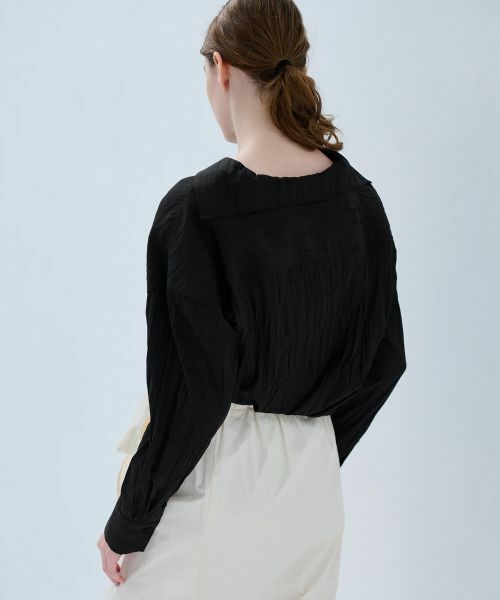 LANVIN en Bleu / ランバン オン ブルー シャツ・ブラウス | ワッシャープリーツアシンメショートセーラーシャツ | 詳細8