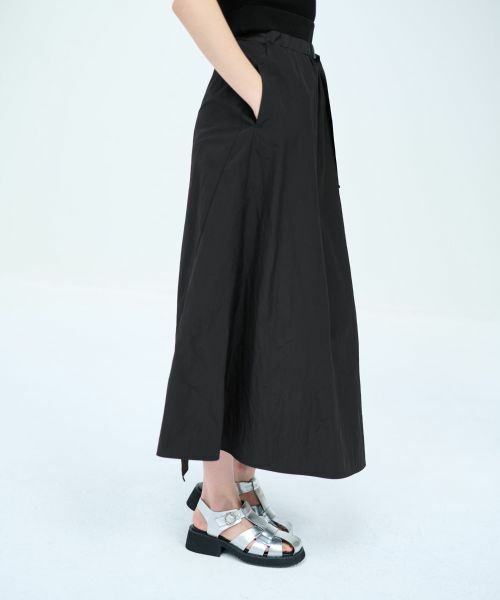 LANVIN en Bleu / ランバン オン ブルー ロング・マキシ丈スカート | ウォッシュナイロンバックルスカート | 詳細6