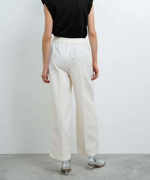 新品・タグ付き　ランバンオンブルー　パンツ セール】 フクレジャカードパンツ （その他パンツ）｜LANVIN en