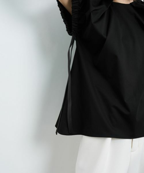 LANVIN en Bleu / ランバン オン ブルー Tシャツ | ギャザーネックドロストカットソー | 詳細11