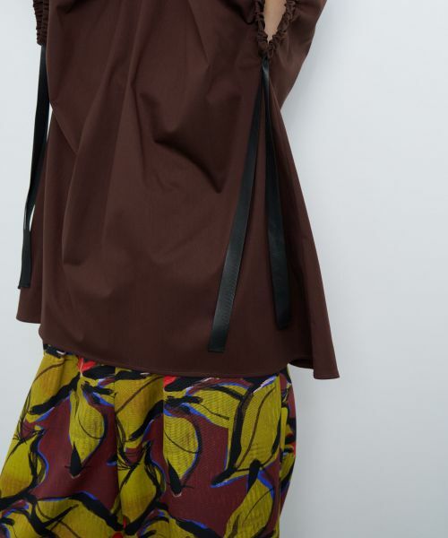 LANVIN en Bleu / ランバン オン ブルー Tシャツ | ギャザーネックドロストカットソー | 詳細19