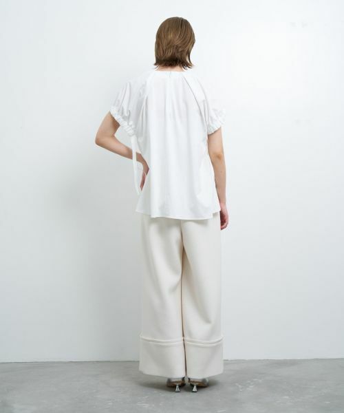 LANVIN en Bleu / ランバン オン ブルー Tシャツ | ギャザーネックドロストカットソー | 詳細3