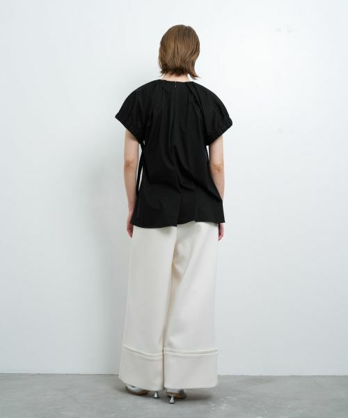 LANVIN en Bleu / ランバン オン ブルー Tシャツ | ギャザーネックドロストカットソー | 詳細8