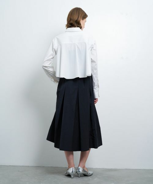 LANVIN en Bleu / ランバン オン ブルー シャツ・ブラウス | ハート釦バックフレアクロップドシャツ | 詳細11