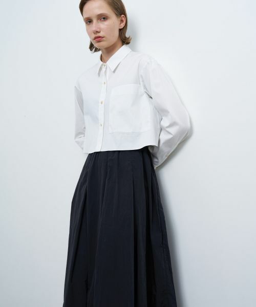 LANVIN en Bleu / ランバン オン ブルー シャツ・ブラウス | ハート釦バックフレアクロップドシャツ | 詳細12