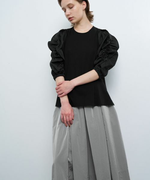 LANVIN en Bleu / ランバン オン ブルー Tシャツ | ギャザースリーブコンビカットソー | 詳細11