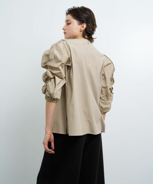 LANVIN en Bleu / ランバン オン ブルー Tシャツ | ギャザースリーブコンビカットソー | 詳細19