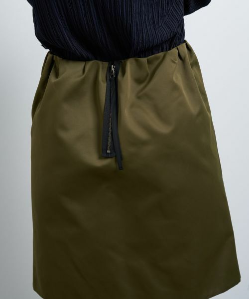 LANVIN en Bleu / ランバン オン ブルー ロング・マキシ丈スカート | トリプルクロスメモリーサテンミニスカート | 詳細13