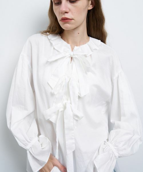 LANVIN en Bleu / ランバン オン ブルー シャツ・ブラウス | コットンサテンフロントリボンブラウス（オフホワイト）