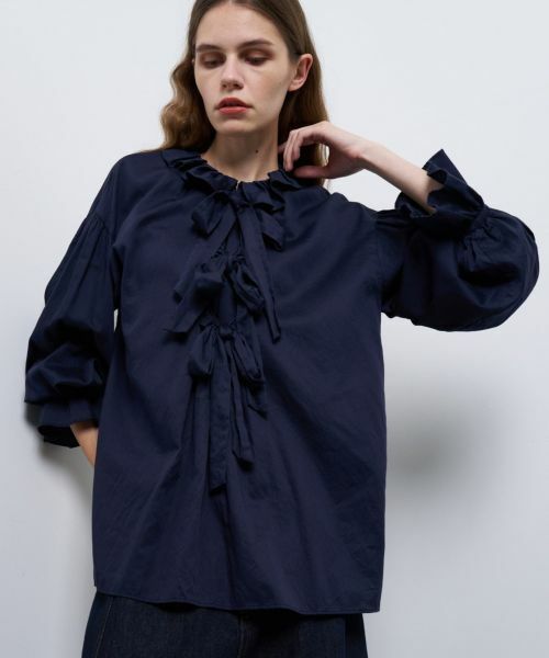 LANVIN en Bleu / ランバン オン ブルー シャツ・ブラウス | コットンサテンフロントリボンブラウス（ネイビー）