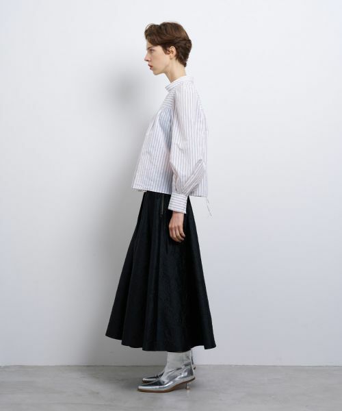 LANVIN en Bleu / ランバン オン ブルー シャツ・ブラウス | FABRICAスタンドカラーフレアブラウス | 詳細2