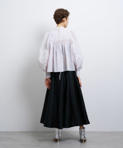 LANVIN en Bleu / ランバン オン ブルー シャツ・ブラウス | FABRICAスタンドカラーフレアブラウス | 詳細3