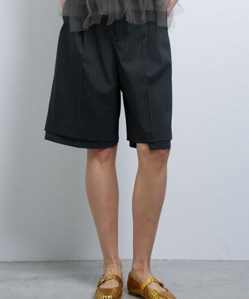 LANVIN en Bleu/ランバン オン ブルー ウールポリエステルショートパンツ ネイビー 36 LANVIN en Bleu/ランバン オン ブルー ウールポリエステルショートパンツ ネイビー 36