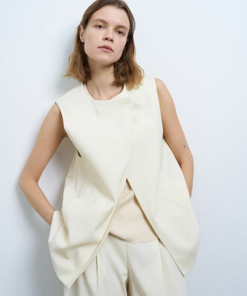LANVIN en Bleu / ランバン オン ブルー シャツ・ブラウス | ウールポリエステルフレアベスト（オフホワイト）