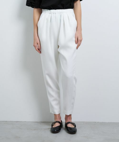 セールLANVIN en bleu  ポリエステルツイルドロストテーパードパンツ LANVIN en Bleu（ランバンオンブルー）の「ポリエステルツイル