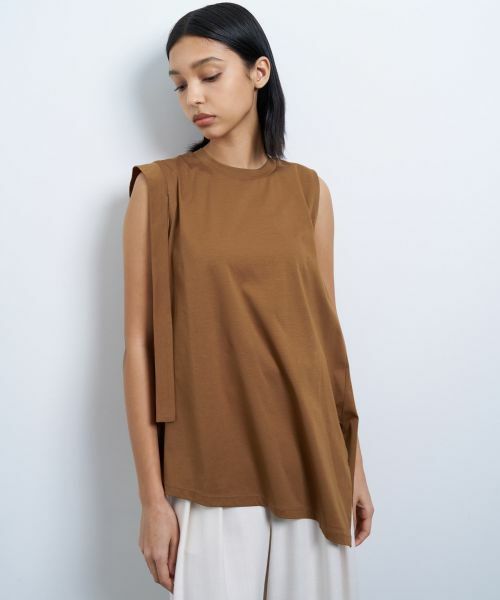 LANVIN en Bleu / ランバン オン ブルー Tシャツ | アシンメノースリーブカットソー | 詳細18