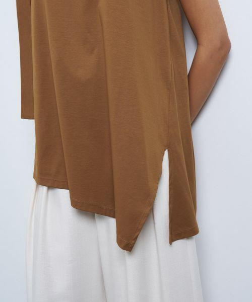 LANVIN en Bleu / ランバン オン ブルー Tシャツ | アシンメノースリーブカットソー | 詳細22