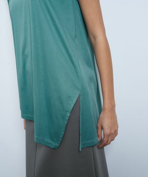 LANVIN en Bleu / ランバン オン ブルー Tシャツ | アシンメノースリーブカットソー | 詳細7