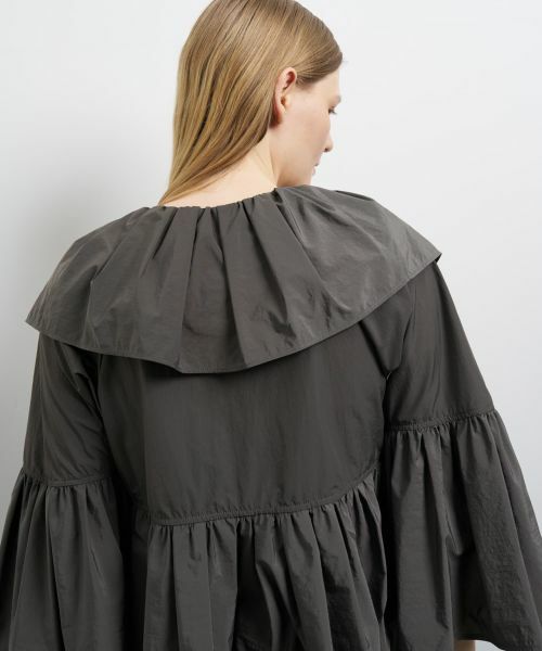 LANVIN en Bleu / ランバン オン ブルー シャツ・ブラウス | 撥水速乾ナイロンラッフルブラウス | 詳細20