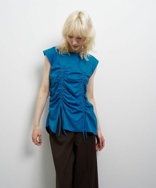 LANVIN en Bleu / ランバン オン ブルー Tシャツ | ドロストギャザーノースリーブカットソー | 詳細11